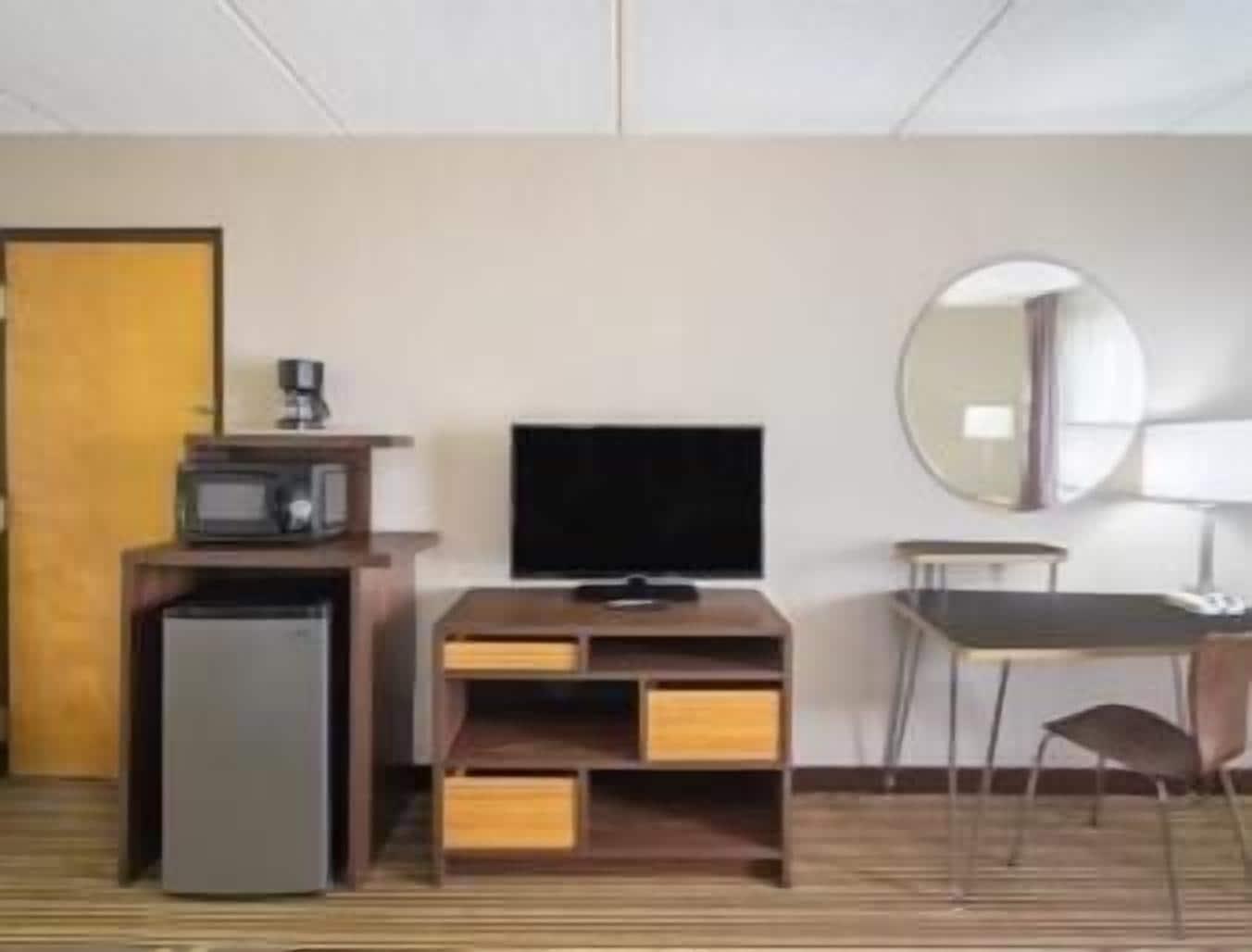 Super 8 By Wyndham Knoxville North/Powell Экстерьер фото